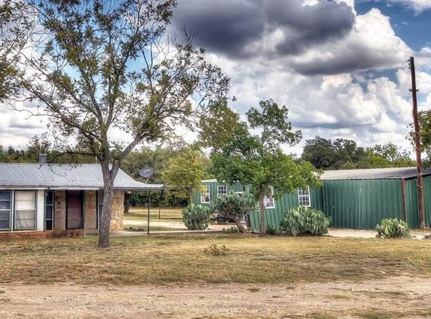 201 7th St, Leakey, TX 78873