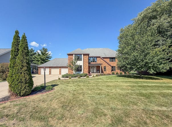 7 Pinehurst Drive, Mattoon, IL 61938