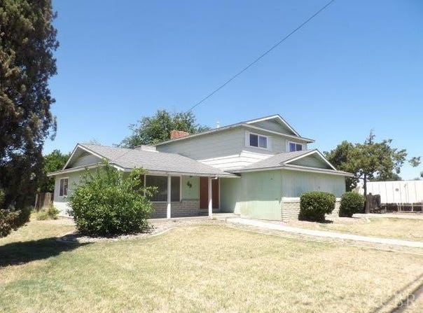 49 Vine, Lemoore, CA 93245
