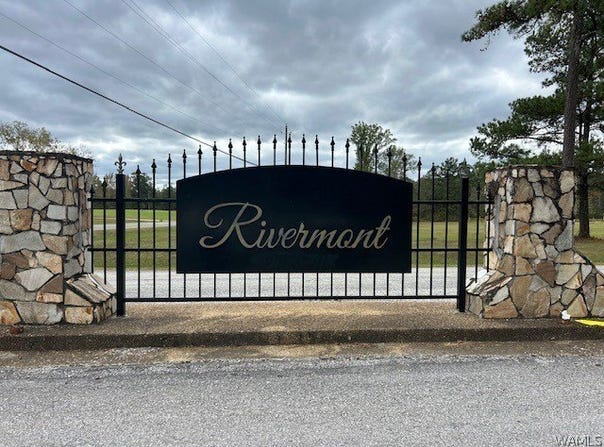 259 Pinecrest Ln., Pickensville, AL 35447
