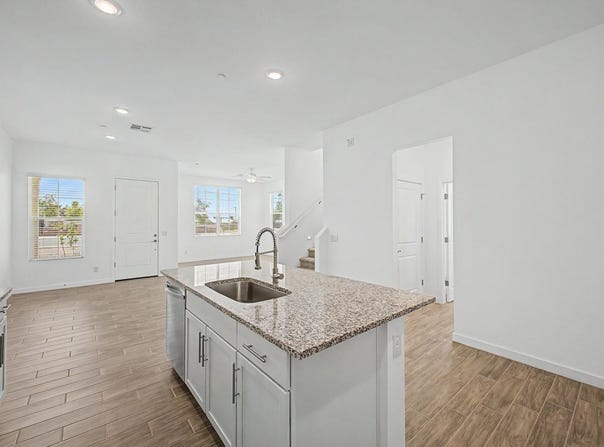 8232 E University Drive, Mesa, AZ 85207
