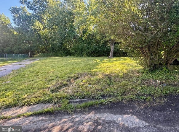 41 HOLCOMB LANE, NEW CASTLE, DE 19720