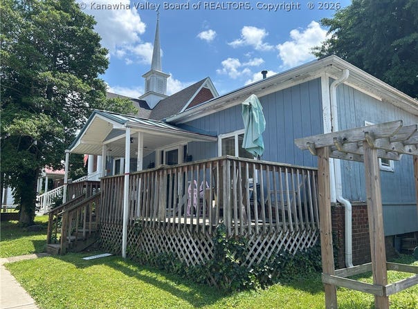 404 William Street, Cedar Grove, WV 25039
