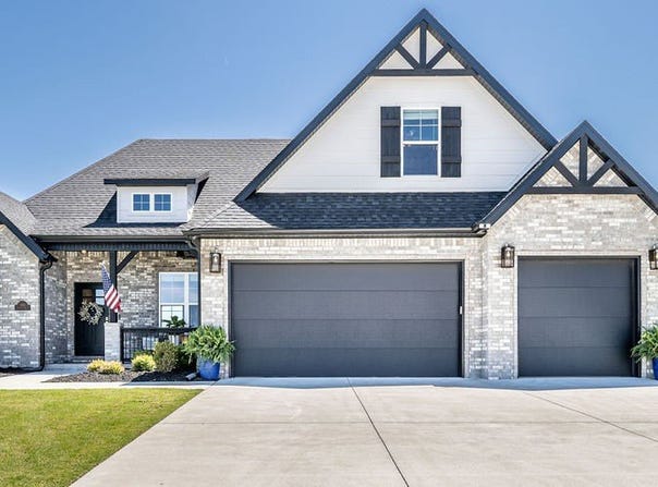 1140 Carrara Street, Tontitown, AR 72762