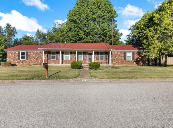 204 Lark Lane, Harrison, AR 72601