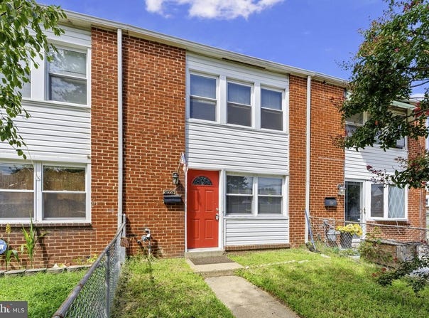 2002 LARKHALL RD, DUNDALK, MD 21222