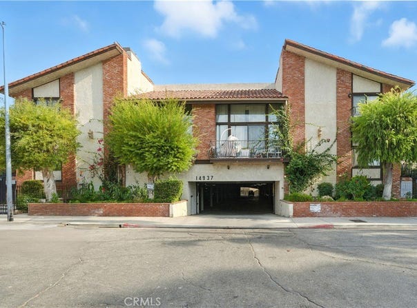 14937 Sherman Way, Van Nuys, CA 91405