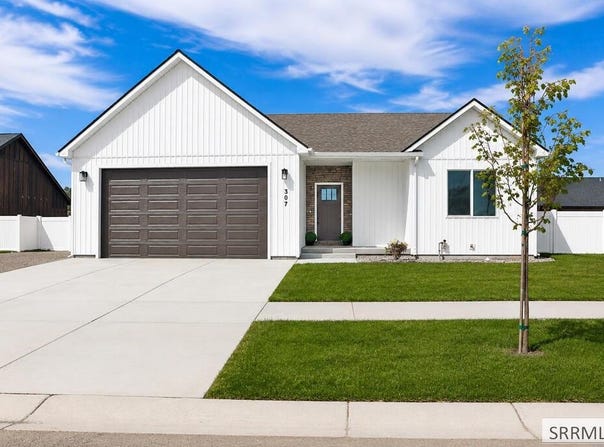 307 E 5th S, Sugar City, ID 83448