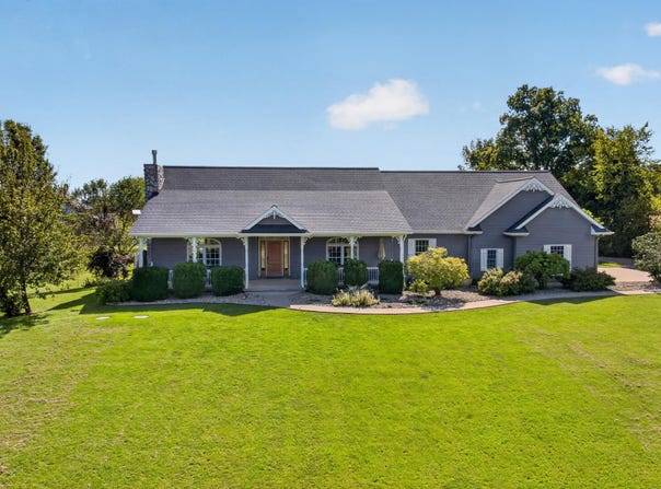 17485 Raymond Road, Addison, MI 49220