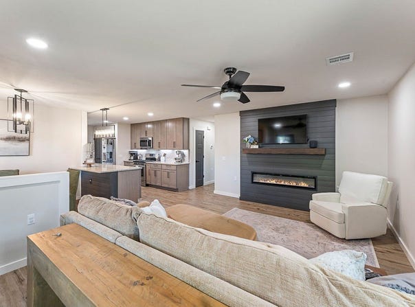 904 E Longview Drive, Rogers, AR 72756