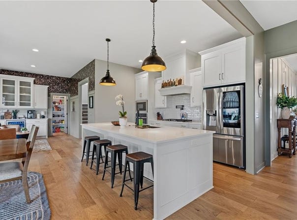 16982 S Penrose Lane, Olathe, KS 66062
