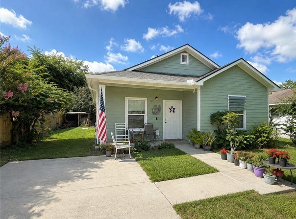 105 E Elm Street, Taft, TX 78390