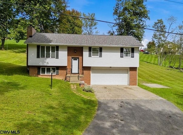 293 Forest Drive, Bridgeport, WV 26330