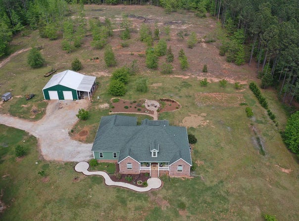 551 Chiply Rd, Greenwood, SC 29646