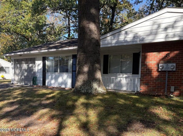 8 Nevada Drive, Whiting, NJ 08759