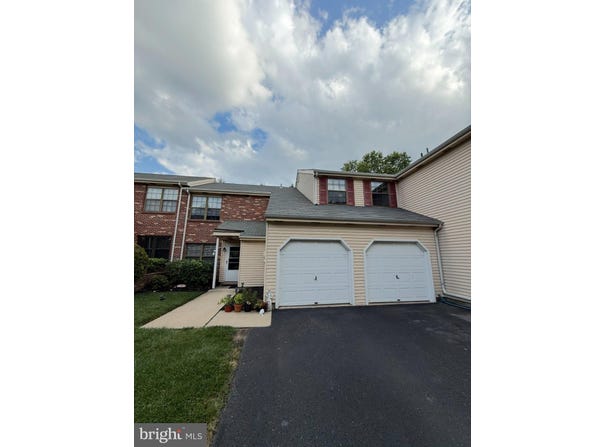 428 WILLOW Turn, MOUNT LAUREL, NJ 08054