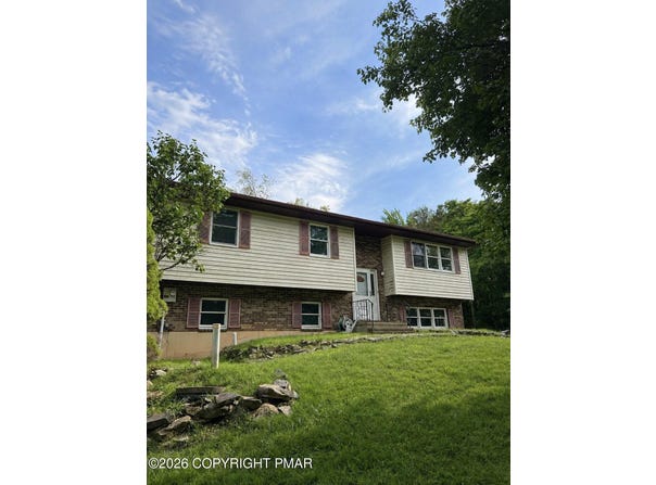 1793 Allegheny Drive, Blakeslee, PA 18610