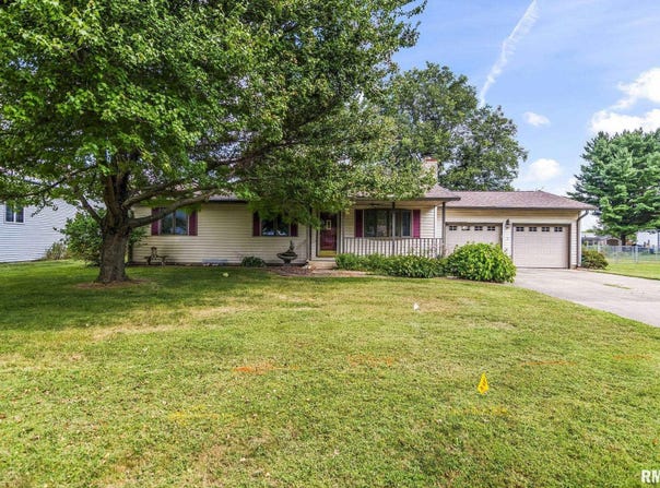 36 HAWTHORN Lane, Pleasant Plains, IL 62677-0000