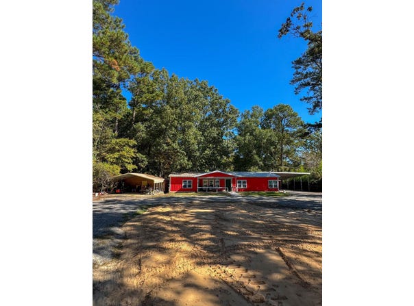 7419 N State Line Road, Karnack, TX 75661