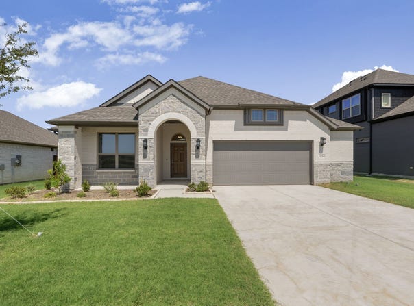 401 Barnfield Road, Cleburne, TX 76033