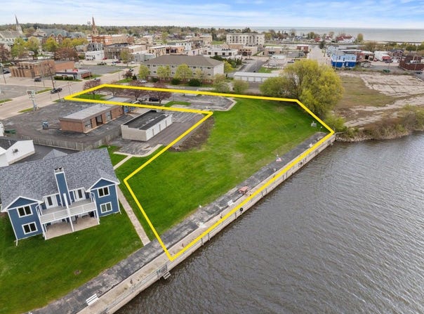 1609 16th St, Two Rivers, WI 54241