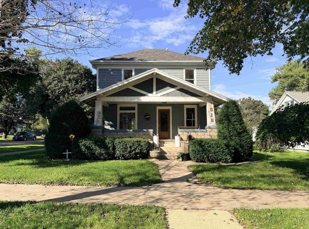 818 W CEDAR ST, Cherokee, IA 51012