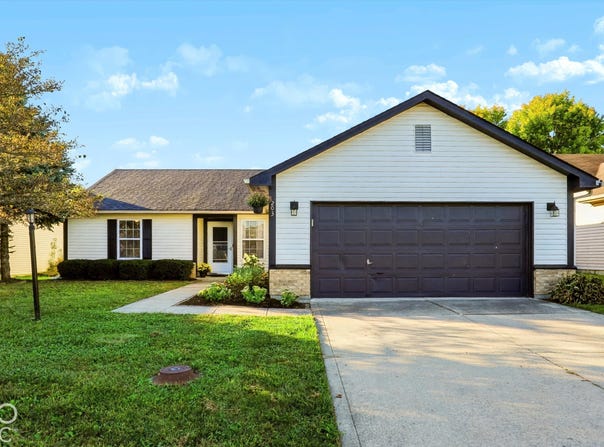 203 E Pine Ridge Drive, Westfield, IN 46074