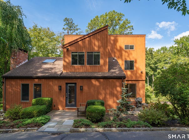 962 Moose Hill Road, Guilford, CT 06437