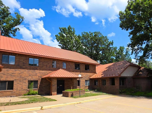 1365 E Bradford Parkway, Springfield, MO 65804