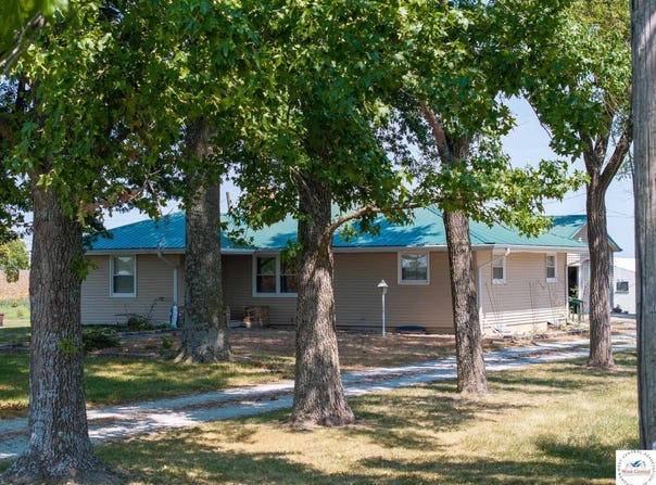 194 NW 221 Road, Clinton, MO 64735
