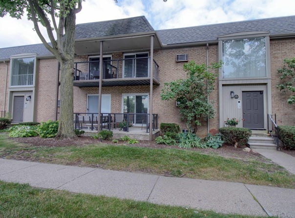 1717 E 14 Mile Road, Birmingham, MI 48009