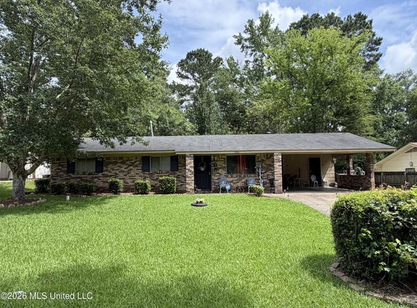 1920 Bienville Drive, Jackson, MS 39212
