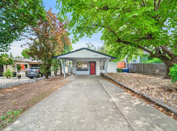 1625 Oak Street, Redding, CA 96001