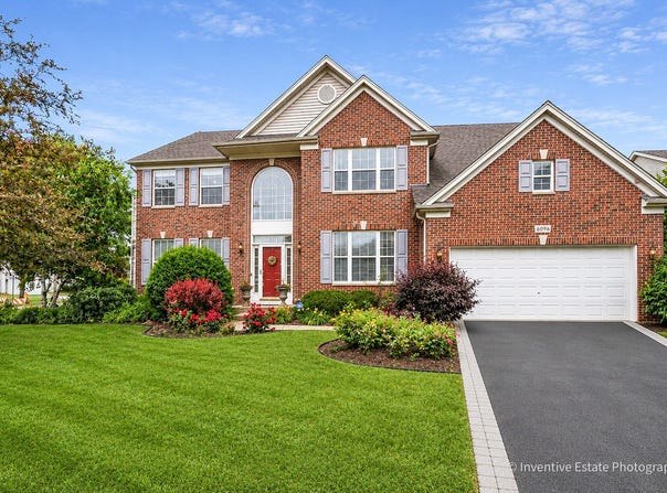 6096 Russell Drive, Hoffman Estates, IL 60192