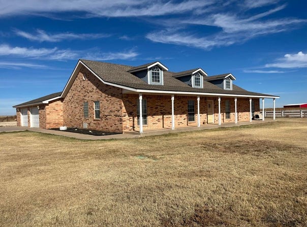 1942 Co Rd 135, Plainview, TX 79072