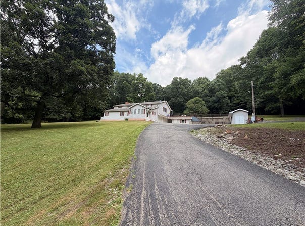 526 E River Rd, Mahoning Twp, PA 16116