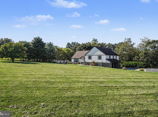 39 MORRIS Road, DUNCANNON, PA 17020