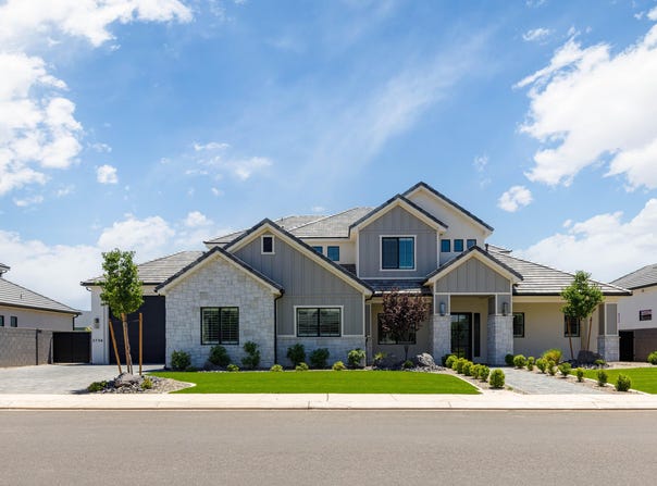2736 E Moorland Dr, St George, UT 84790