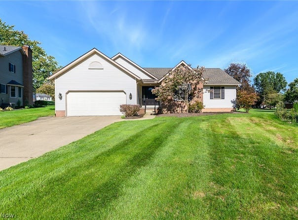 3740 Greenock Drive, Green, OH 44685