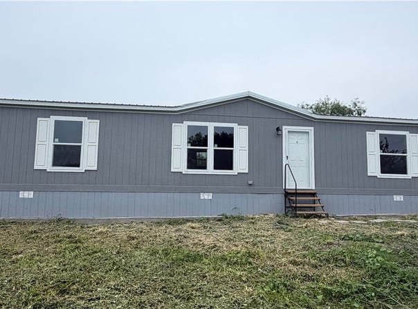 114 Mark Allen, Mathis, TX 78368