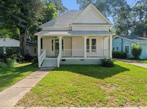 612 Oak Ave, Columbia, MS 39429