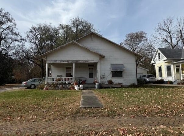 2023 N Robberson Avenue, Springfield, MO 65803
