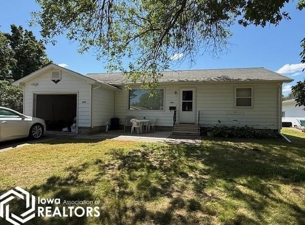 1408 E Call Street, Algona, IA 50511