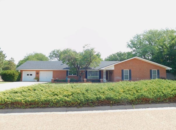 6220 Village Ln, Guymon, OK 73942