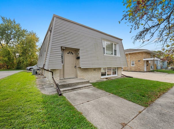 1115 Kane Street, Aurora, IL 60505