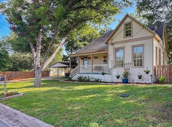 116 South Avenue D, Shiner, TX 77984