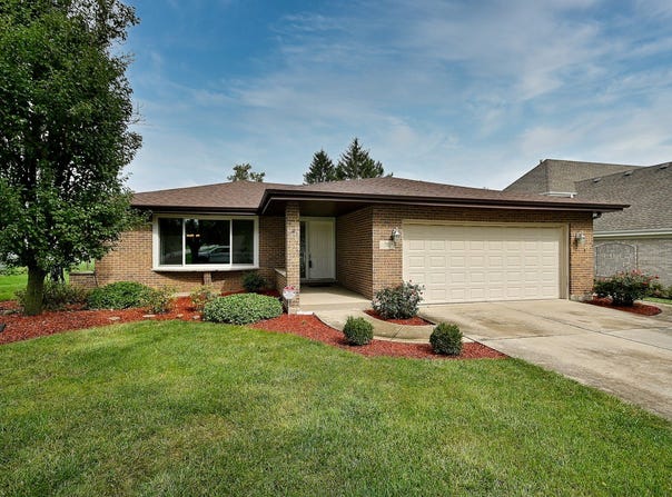 712 67th Street, Darien, IL 60561