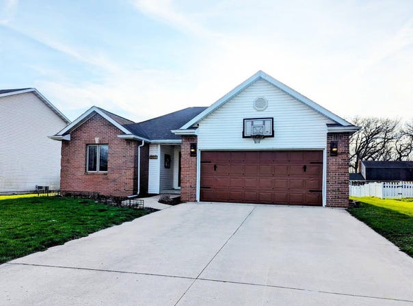 205 S Hossack Street, Seneca, IL 61360