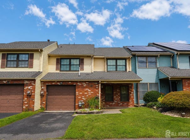 19 Rush Court, East Brunswick, NJ 08816