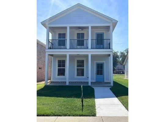 210 S 3rd St, Amory, MS 38821